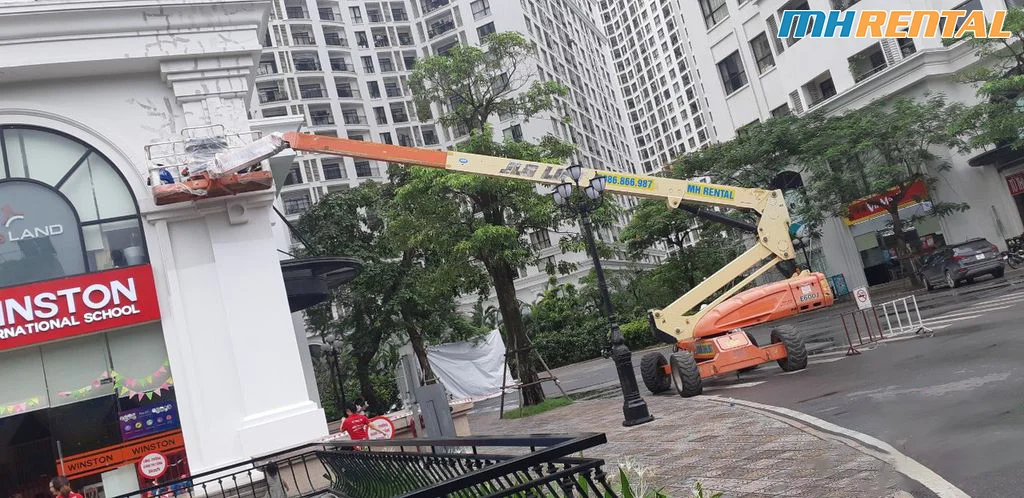 Cho thuê xe nâng người tại tòa nhà GAMUDA - Hà Nội