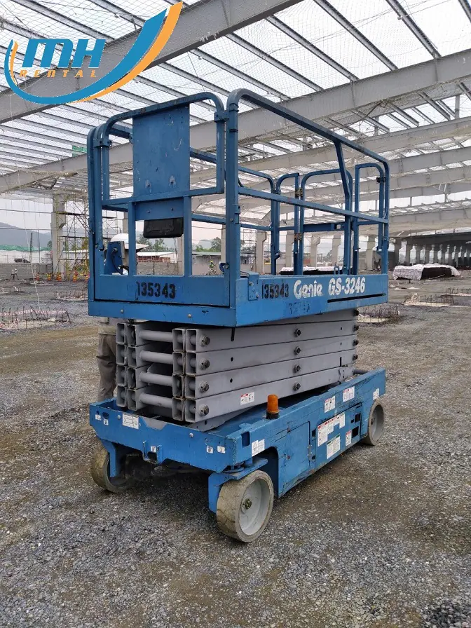 Xe nâng người 12m GS-3246
