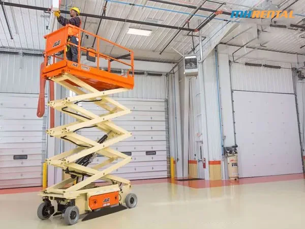 Xe nâng người 12m JLG 3246 ES