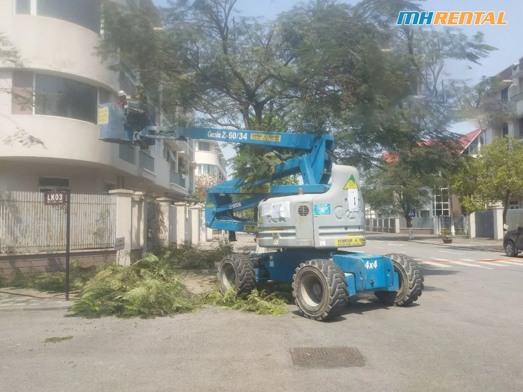 Cho thuê xe nâng người cắt tỉa cây tại Hà Đông, Hà Nội