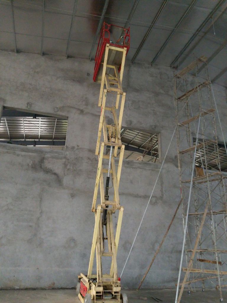 Xe nâng người giàn giáo 