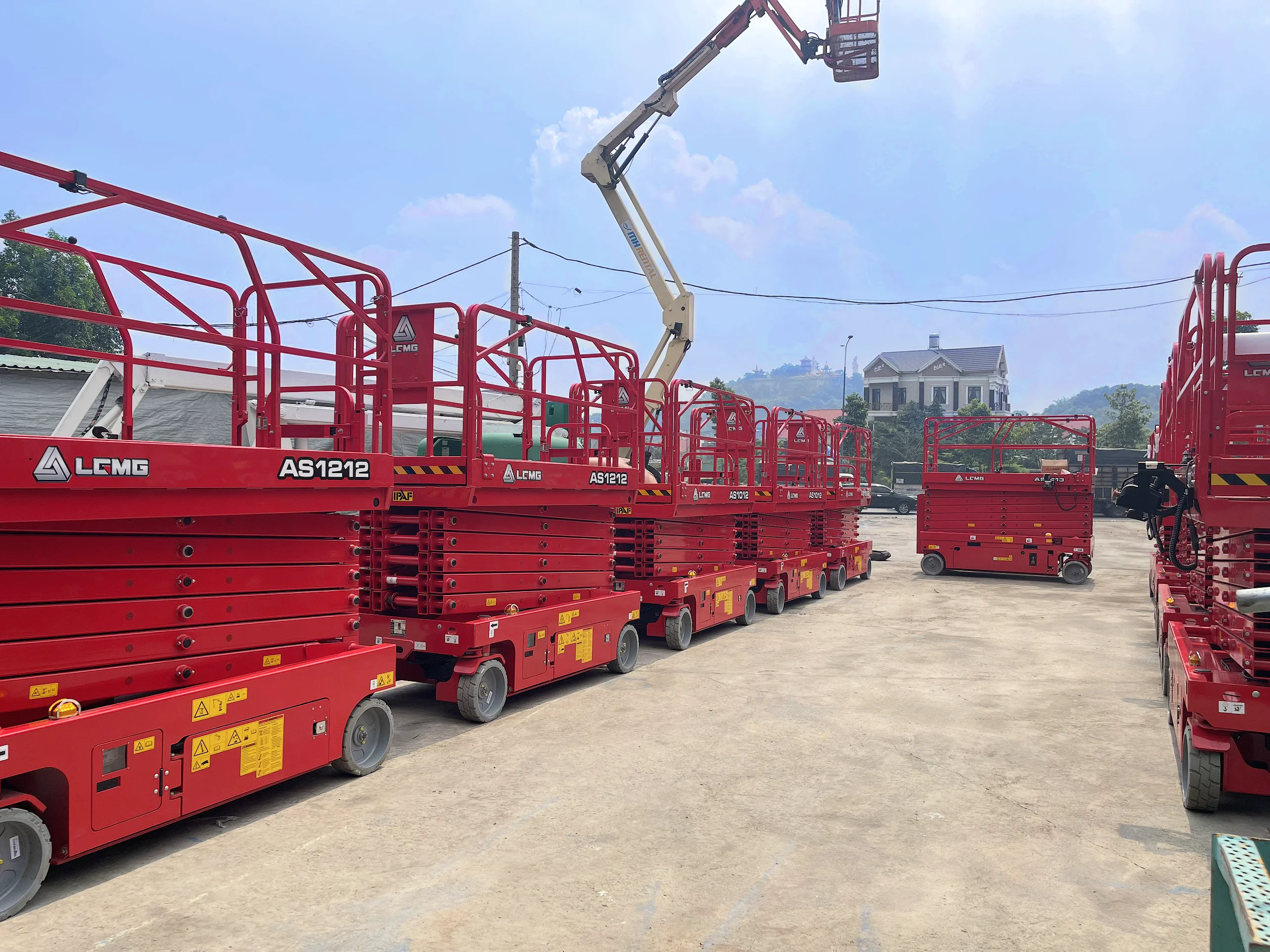 Kho xe nâng người tại Bình Dương