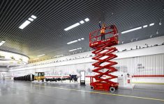 Bàn giao bán xe nâng người LGMG AS1012 cho đơn vị Logisall