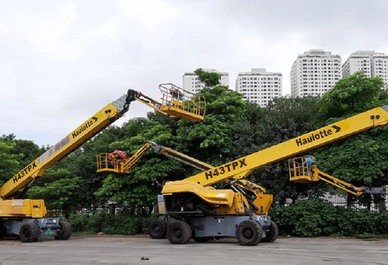 xe nâng người 42m