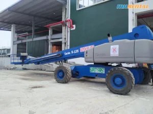 Xe nâng người S-125