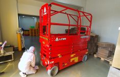 Bàn giao xe nâng người 10M cho Công ty Đại Tân Việt