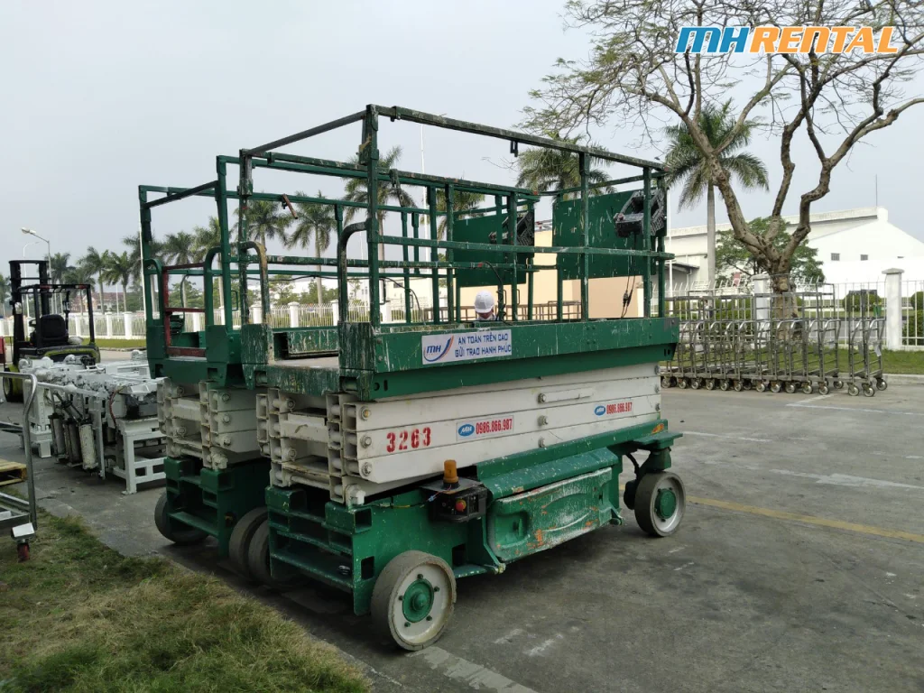 Kiểm tra xe JLG 3246
