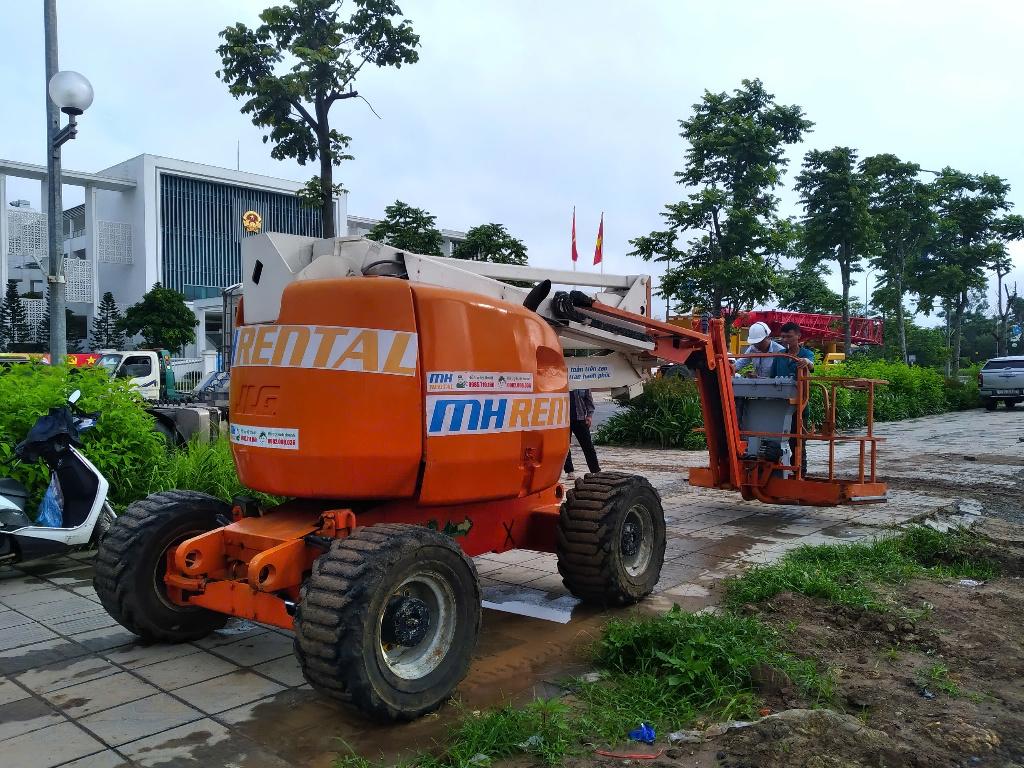 Phía sau xe boom tại khu vực Gia Lâm, Hà Nội