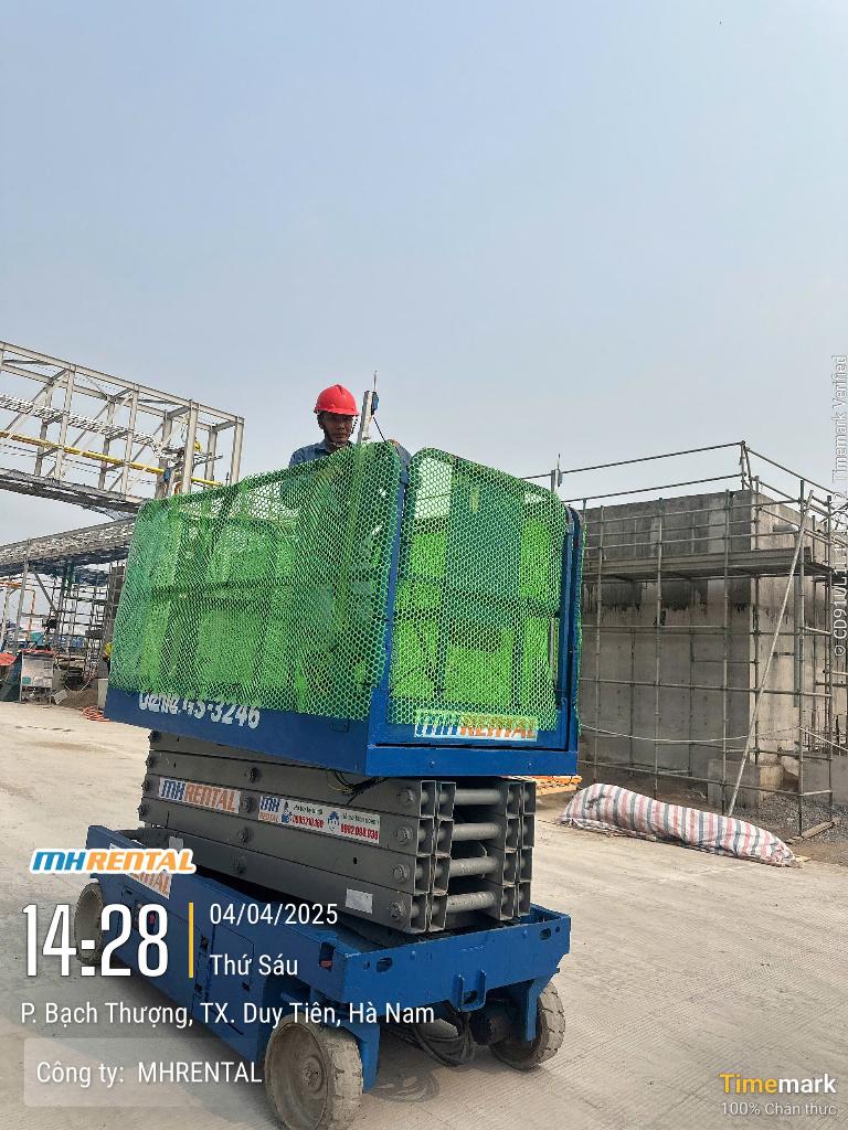 Xe cắt kéo nhìn từ phía trước tại Bạch Thượng cũ, Ninh Bình