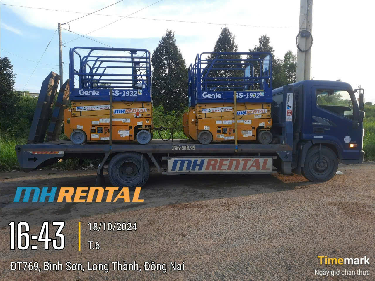 Xe cắt kéo trên xe tải tại Bình Sơn, Long Thành, Đồng Nai