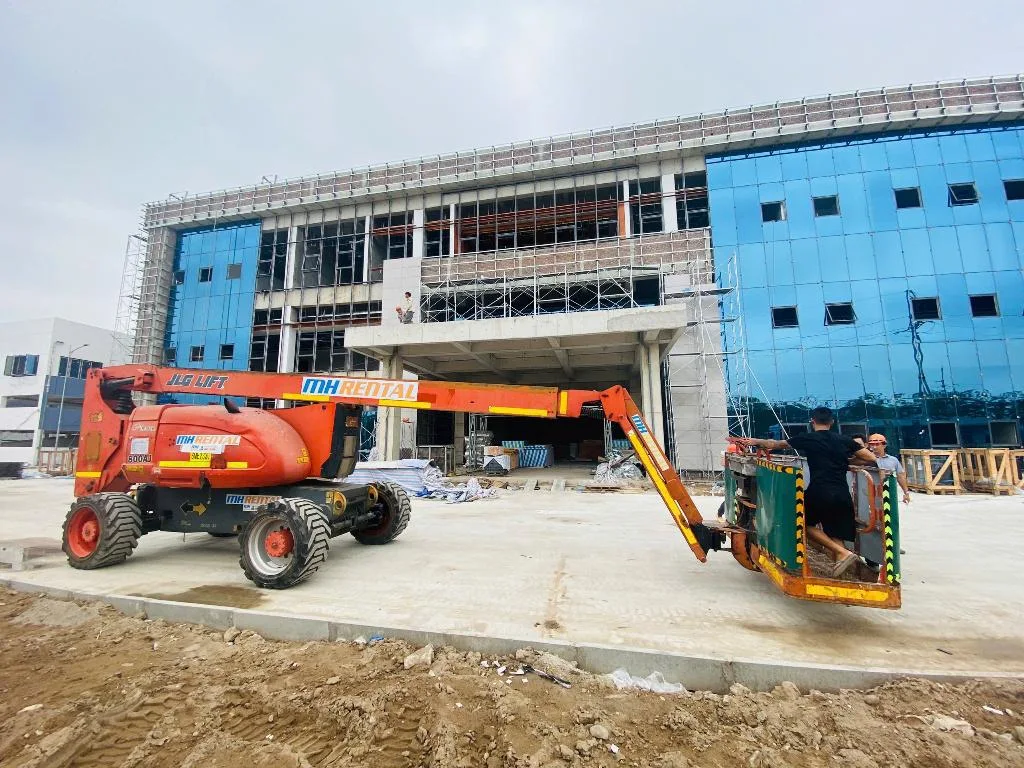 JLG 800AJ tại công trình theo đơn thuê Đá Thảo Nguyên ở VSIP Bắc Ninh