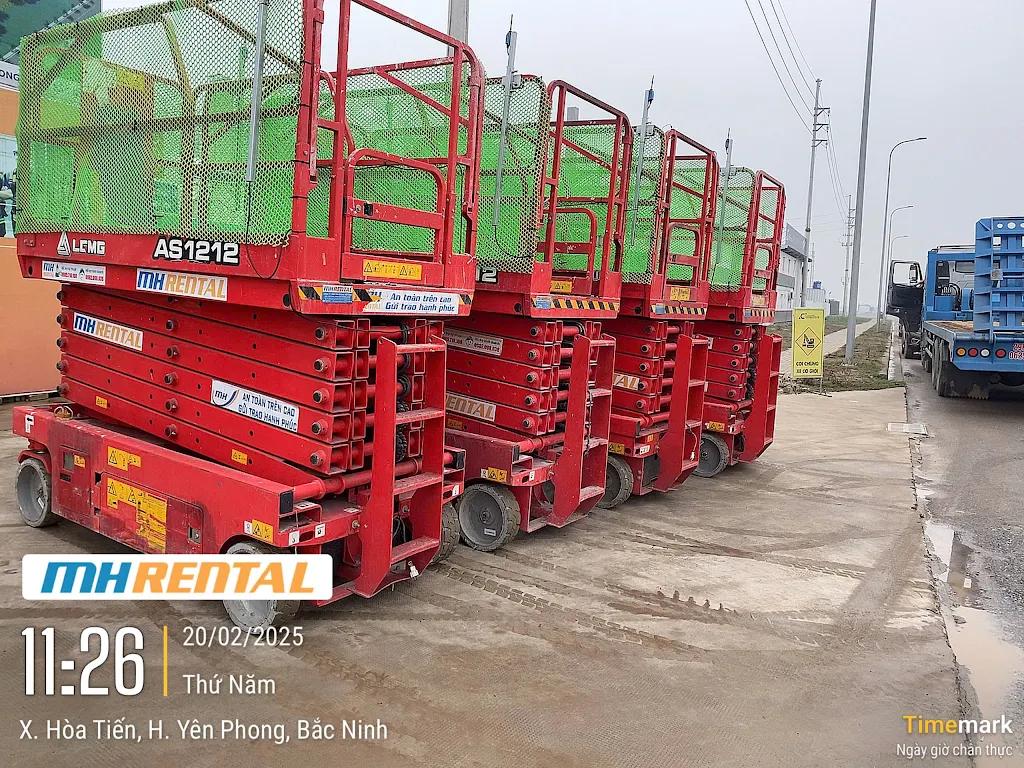Xe nâng người LGMG AS1212 của MH Rental trong hồ sơ dự án LOGOS Yên Phong II-A