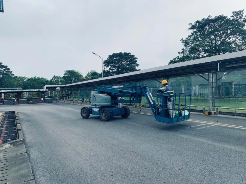 Xe nâng người Z45 trong đợt giao cho MEDA tại Canon Thăng Long
