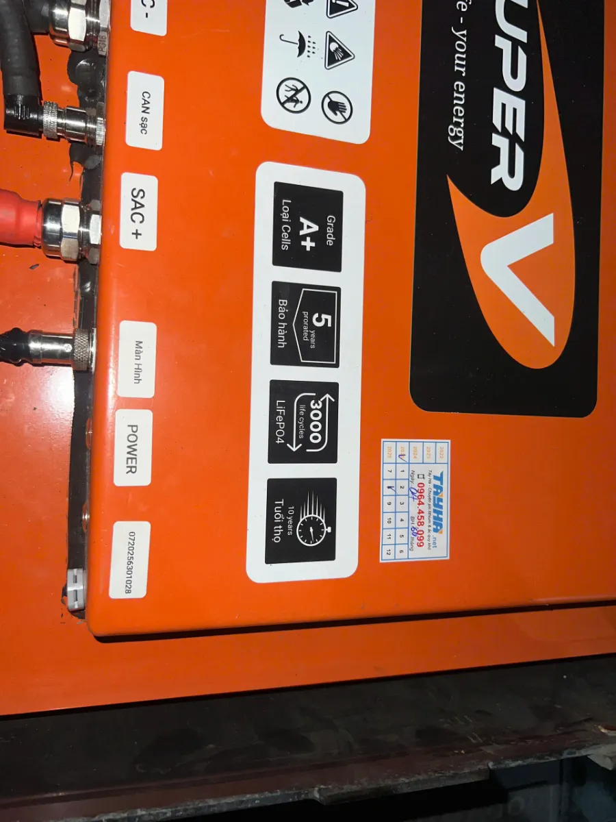 Nhãn thông số trên vỏ pin lithium SuperV